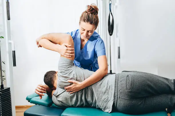 Fisioterapia para hérnia de disco cervical