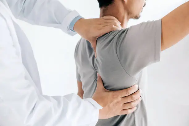 Osteopata perto de mim na Granja Viana